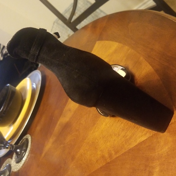 Black heels - Picture 3 of 6